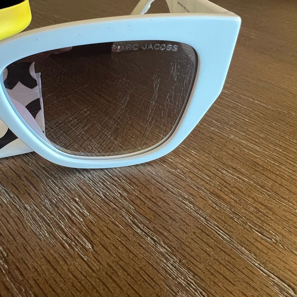 MARC JACOBS Sunglasses MJ693S-HYMIC-55  Shades White NEW With Case/Wipe - Picture 7 of 10